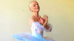 77-летняя жительница Великобритании несмотря на возраст продолжает заниматься балетом