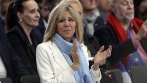 Во Франции разоблачили фальшивую жену Макрона