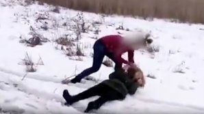 Полиция начала проверку из-за появления видео с избиением школьницы под Волгоградом