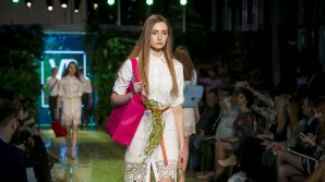 Молдавские дизайнеры представили новые коллекции одежды на "Moldova Fashion Days"