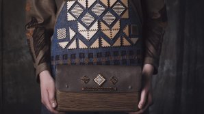 Молдавский дизайнер Михаэла Дворник делает сумки из дерева