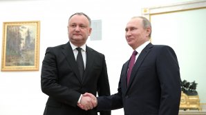 Игорь Додон поздравил Владимира Путина с победой на выборах главы государства