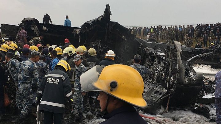 Владелец рухнувшего в Непале самолёта возложил вину на диспетчеров: фото