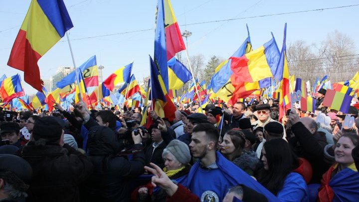 Семь тысяч человек участвовали в митинге в центре Кишинева: фоторепортаж 