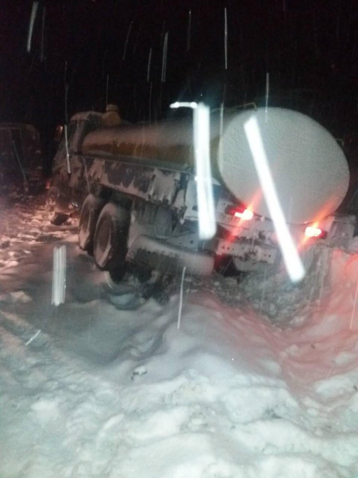Движение крупнотоннажного транспорта приостановлено на некоторых национальных дорогах