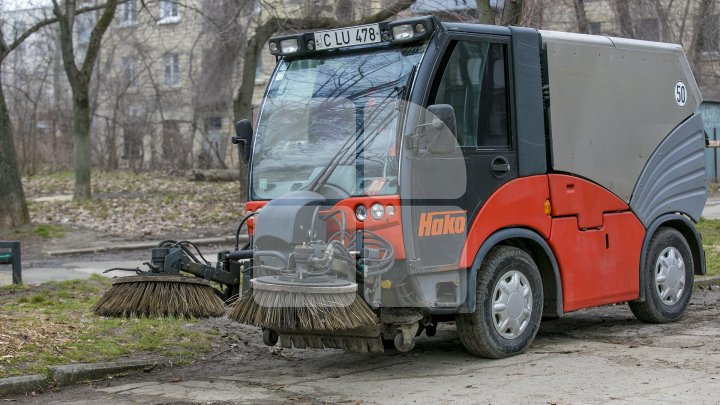 Генеральная уборка в Кишинёве: за день собрали более 120 тонн мусора