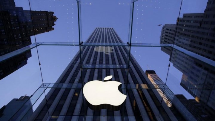 Капитализация Apple достигла рекордных $925 млрд