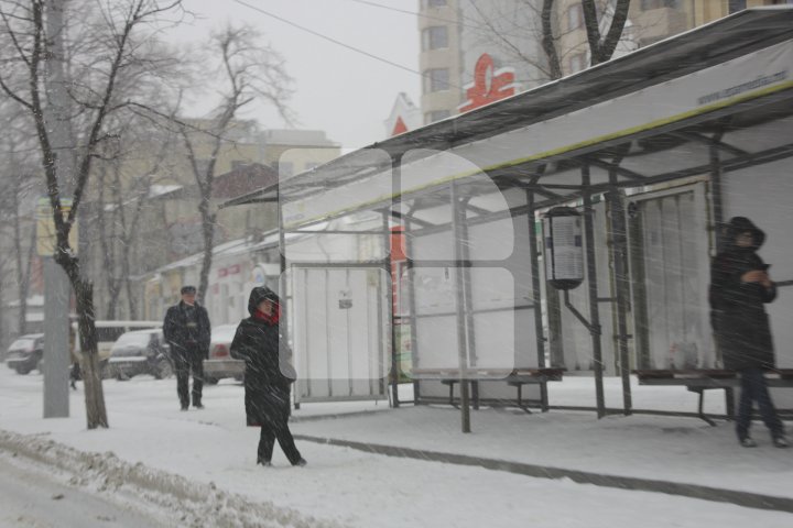 Как обстоит ситуация на дорогах страны после снегопада: фоторепортаж