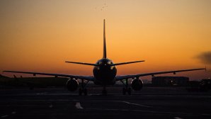 Пассажир авиарейса Санкт-Петербург-Ереван умер при посадке самолета