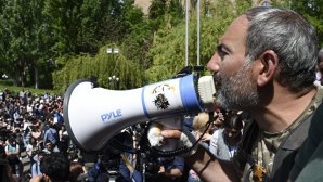 В Ереване задержали лидера оппозиции Никола Пашиняна