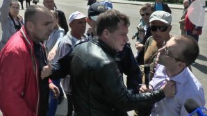 Вадим Унгуряну предложил Андрею Нэстасе включить в список предвыборных обещаний строительство общественных туалетов