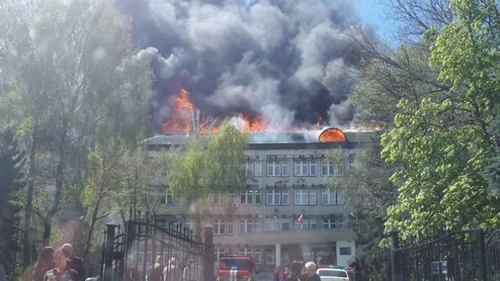 Пожар в Кишинёве показали на видео, снятое с дрона