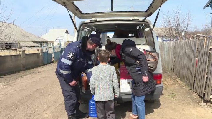 Многодетная семья Сырбу получила в канун Пасхи подарки: фото 