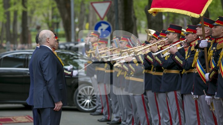 Президент Беларуси Александр Лукашенко встретился с Игорем Додоном: фоторепортаж