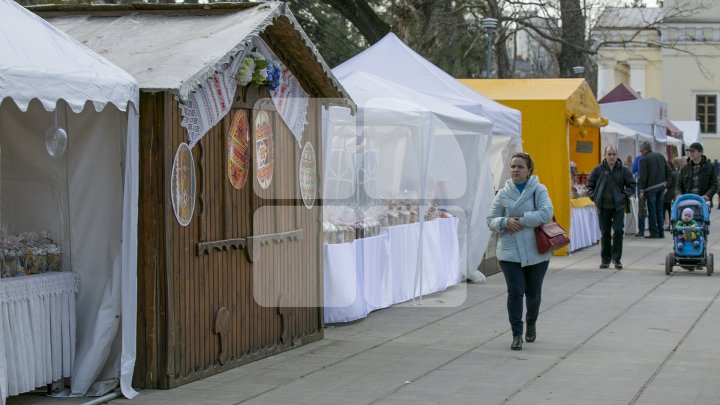 В столице открылись пасхальные ярмарки 