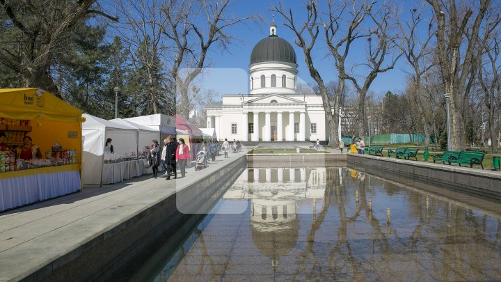 В столице открылись пасхальные ярмарки 