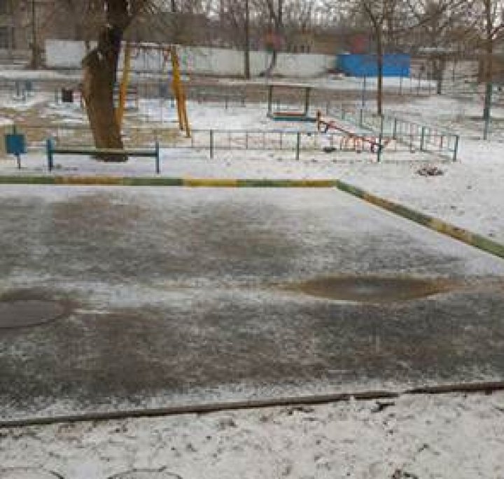 Зима в конце апреля: в Оренбурге выпал снег (видео)