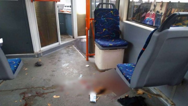 В Киеве тормозной диск пробил пол трамвая и сломал ногу 80-летней пассажирке