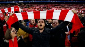 Болельщики "Реала" и "Ливерпуля" заполнили улицы Киева 