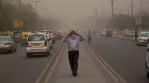 Мощная песчаная буря обрушилась на северо-восток Индии: есть погибшие