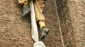 В Подмосковье мужчина погиб при попытке сбежать от полиции по связанным простыням