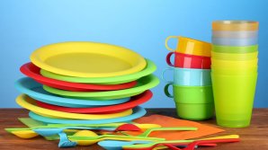 Эксперты рассказали про вред пластиковой посуды для здоровья 