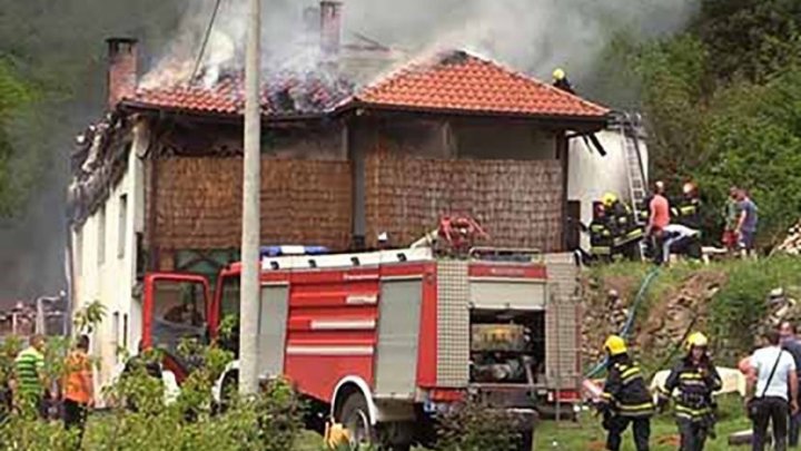 Прихожане монастыря уверены — это чудо: пожар уничтожил всё, кроме ликов святых