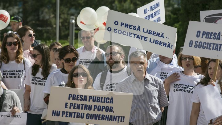 В Кишиневе отметили Всемирный день свободы прессы: фоторепортаж 