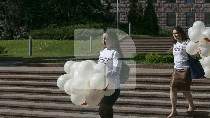 В Кишиневе отметили Всемирный день свободы прессы: фоторепортаж 