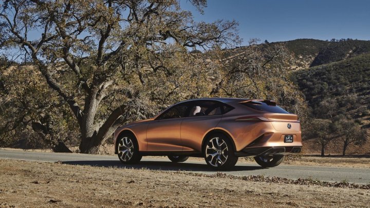 Стало известно название флагманского кроссовера от Lexus
