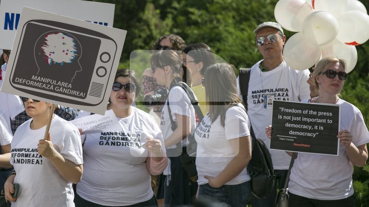 В Кишиневе отметили Всемирный день свободы прессы: фоторепортаж 