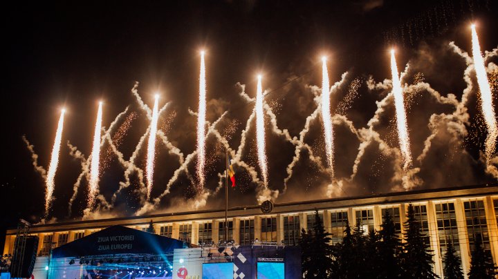 Красочный салют запустили в честь 9 мая в Кишиневе (видео) 