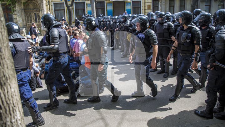 В Кишинёве прошёл марш ЛГБТ-сообщества: фото