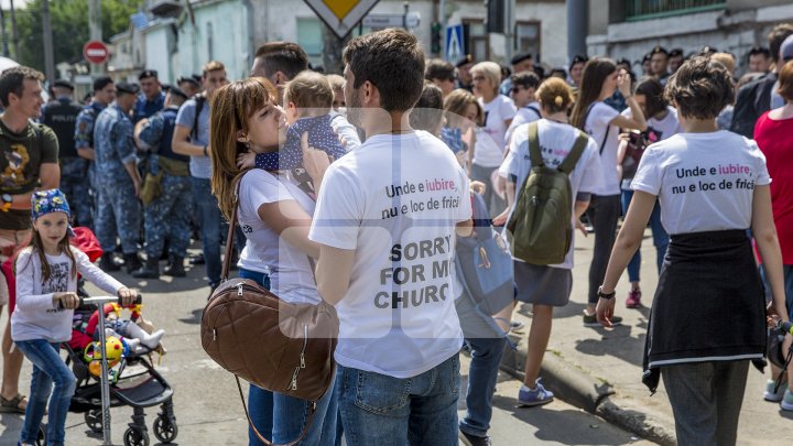 В Кишинёве прошёл марш ЛГБТ-сообщества: фото