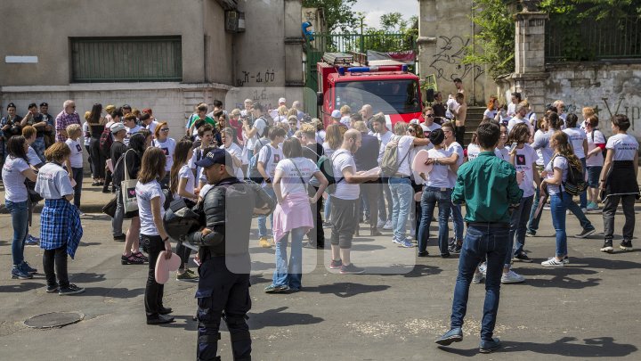 В Кишинёве прошёл марш ЛГБТ-сообщества: фото