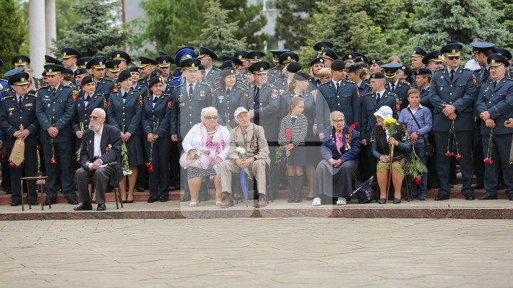 Празднование Дня победы началось с возложения цветов к мемориалу Вечность