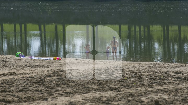 Фото: Как в Вадул-луй-Водах готовятся к открытию пляжного сезона