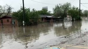 Техас пострадал от наводнений: затоплены дороги, дома и машины