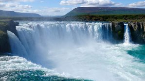 Над Ниагарским водопадом провели канатную дорогу