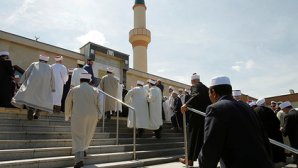 Австрия закрывает семь мечетей и высылает из страны имамов