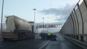 Опубликовано видео смертельного наезда цементовоза в Петербурге