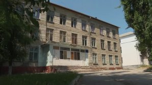 Ремонт гимназии на Буюканах забросили, вложив в него два с половиной миллиона леев