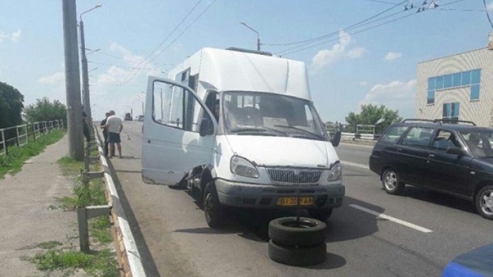 В Полтаве у маршрутки на ходу отпали колеса