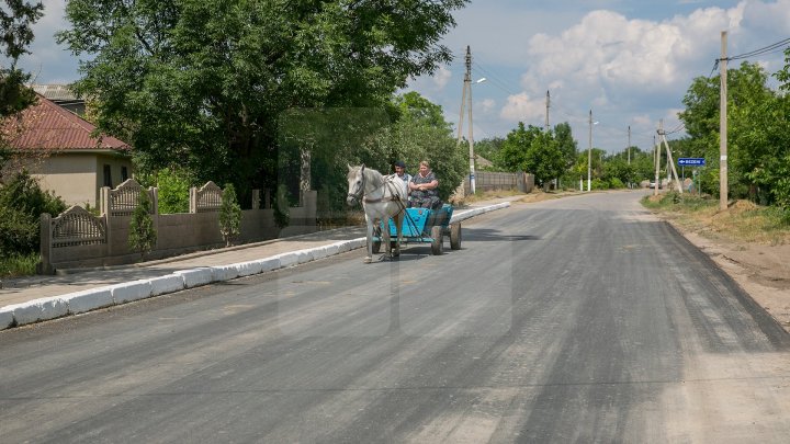 В четырех населенных пунктах Флорештского района отремонтировали дороги: фоторепортаж