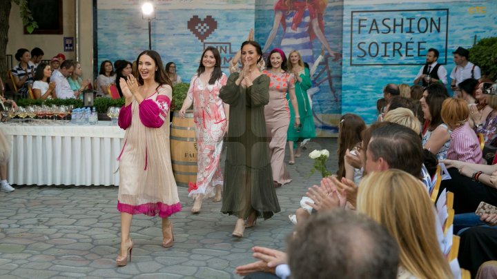 Отечественные дизайнеры представили новые летние коллекции на модном показе Din inimă
