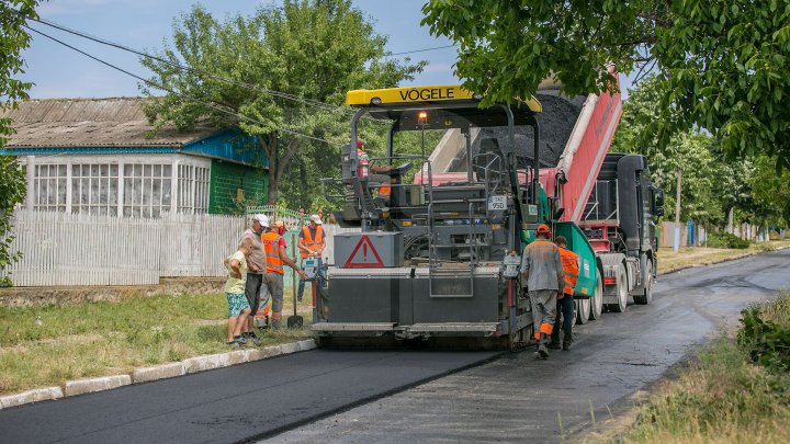 В столице приостановили ремонт дорог 