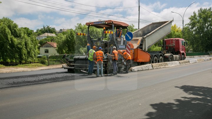 Более 100 километров местных дорог отремонтируют в Унгенском районе к концу лета: фото