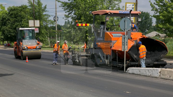 Более 100 километров местных дорог отремонтируют в Унгенском районе к концу лета: фото