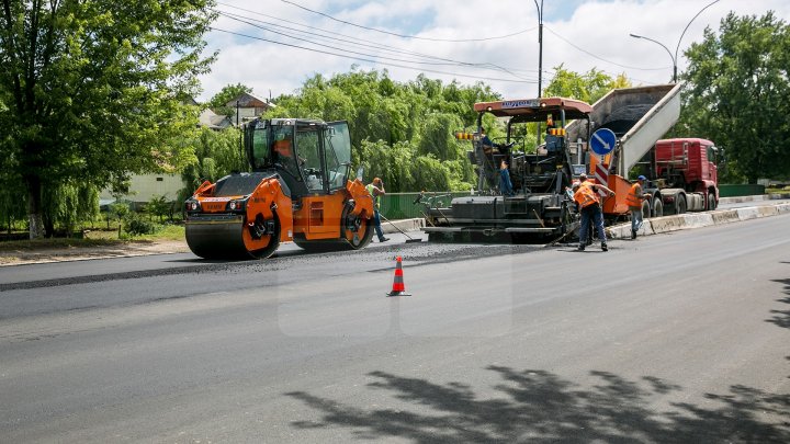 Более 100 километров местных дорог отремонтируют в Унгенском районе к концу лета: фото