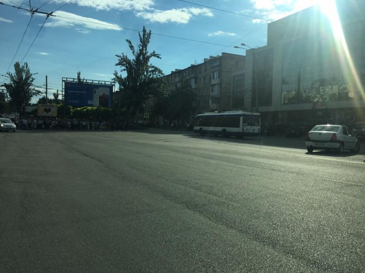 Движение транспорта в столице заблокировано из-за протестов Нэстасе: видео